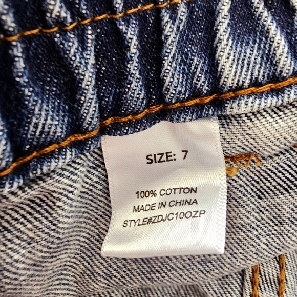 Wide Leg Cargo Jeans For Woman Size 7. - Picture 3 of 7